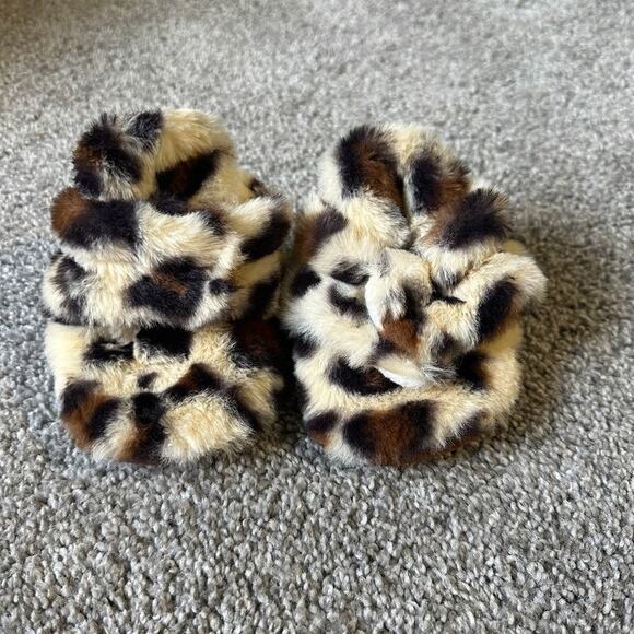Baby Slippers - Picture 1 of 2